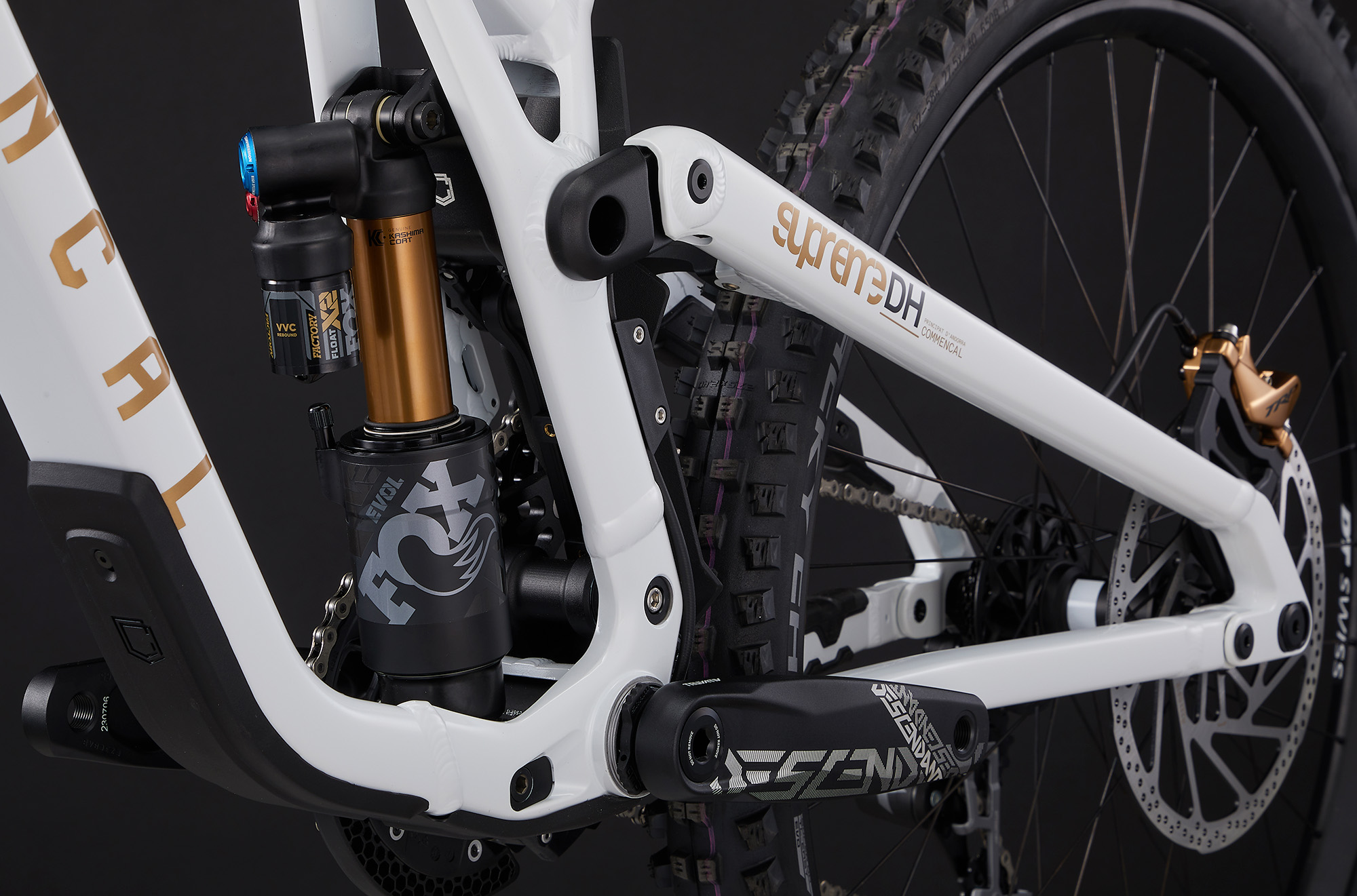 Commencal Supreme DH v5 Signature LTD Pure White - дополнительное фото 3
