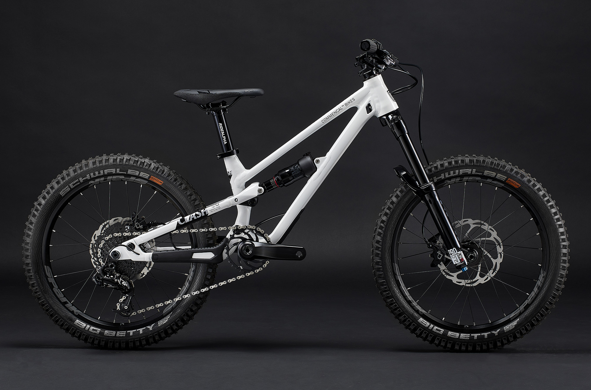 Commencal Clash 20 Pure White - слайд 1