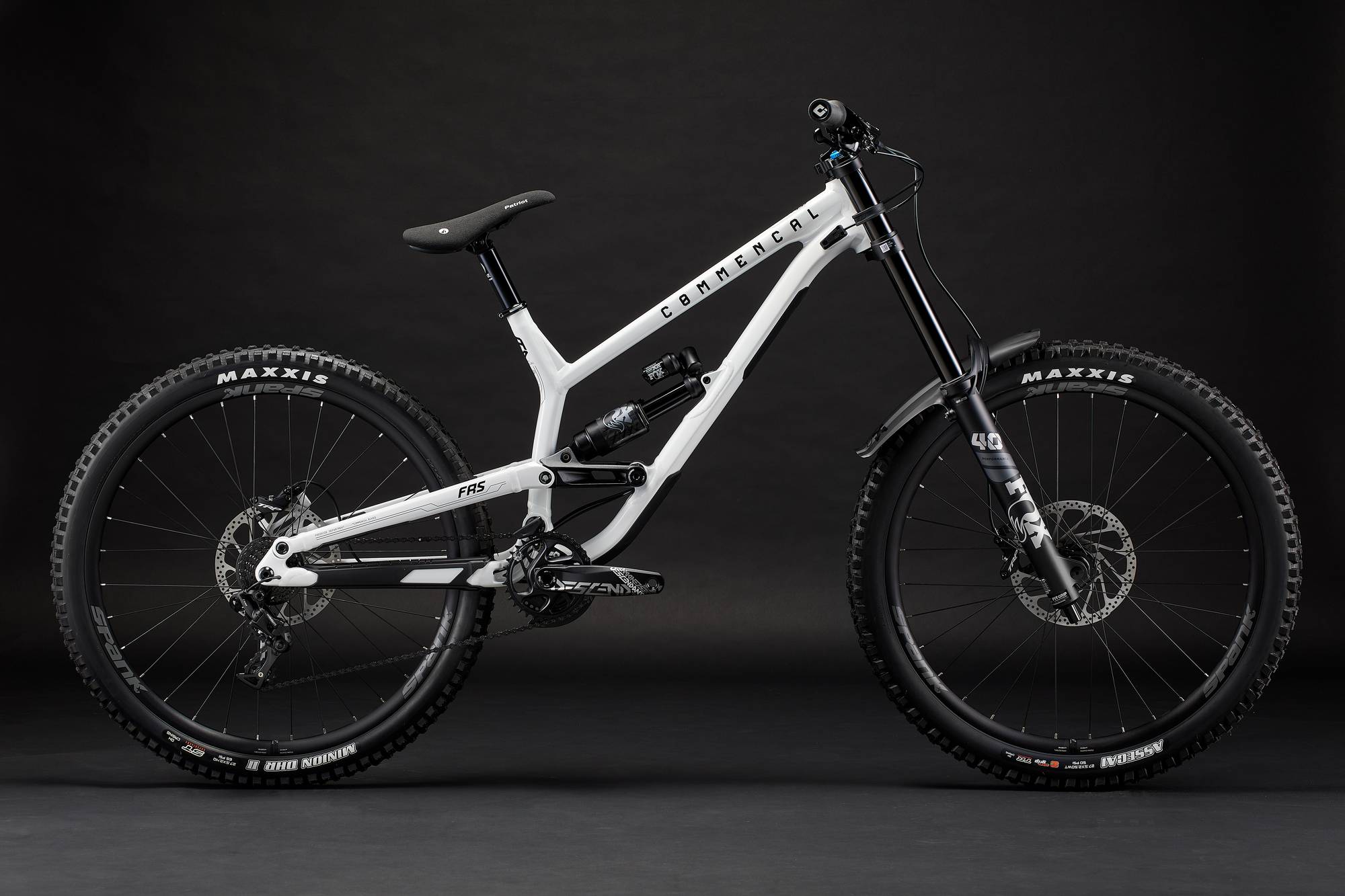 Commencal FRS Park Pure White - слайд 1