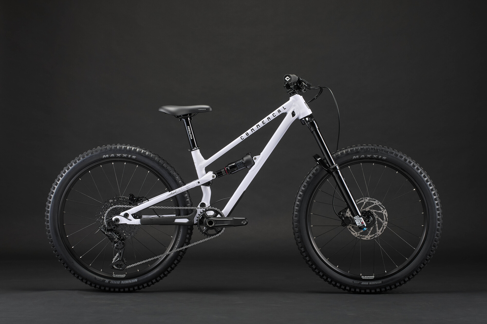 Commencal Clash 24 Pure White - слайд 1