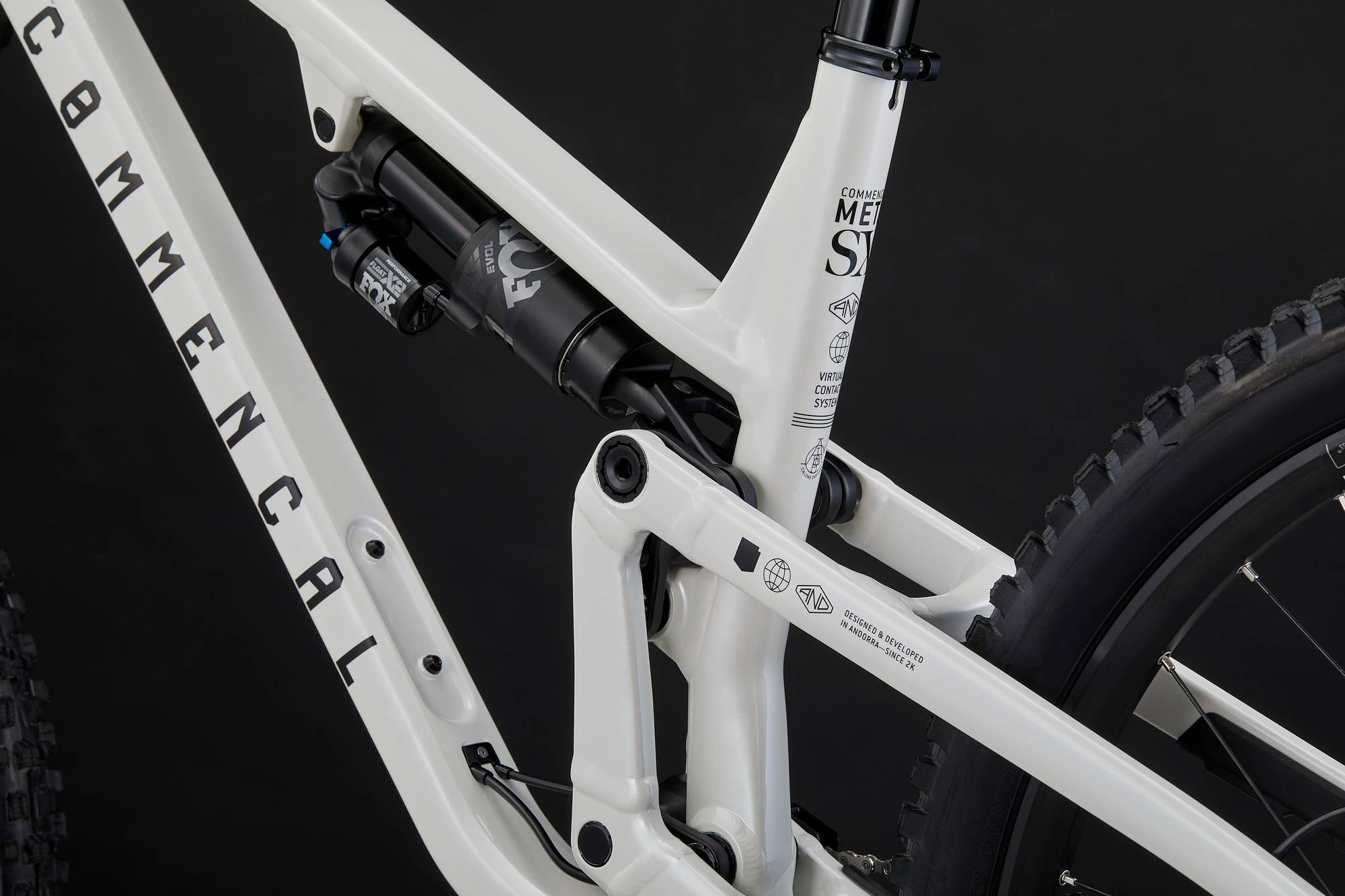 Commencal Meta SX v5 Essential Clear Silver - дополнительное фото 4