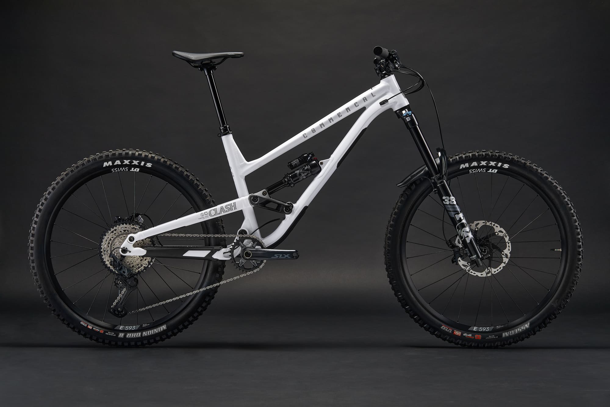 Commencal Clash Essential Pure White - слайд 1